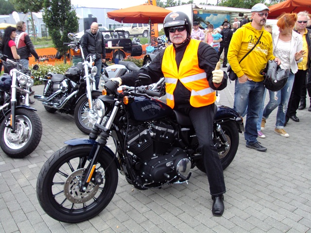 Beachparty_und _Demo_Ride_28.JPG -                                