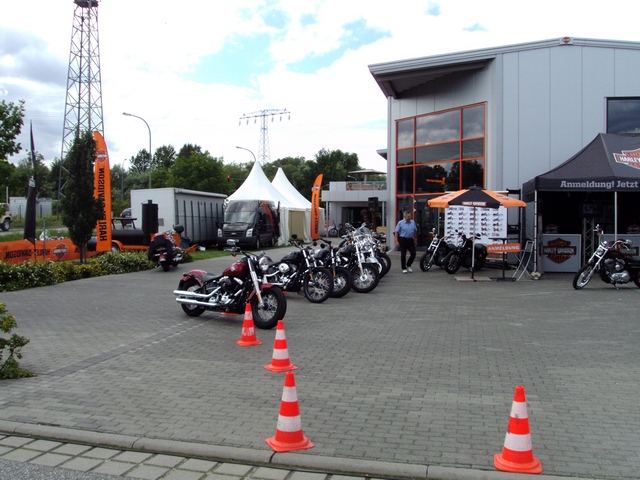 Beachparty_und _Demo_Ride_4.JPG -                                