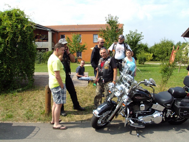 Nachmittag_im_Behindertenheim_3.JPG -                                