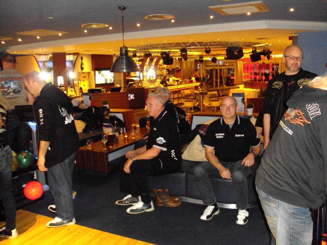 Weihnachtsfeier im DELTA Bowling  25.jpg -                                