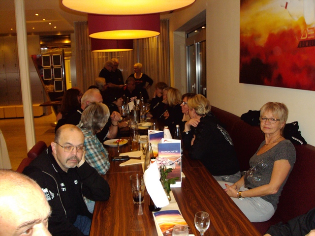 Weihnachtsfeier im DELTA Bowling  31.jpg -                                