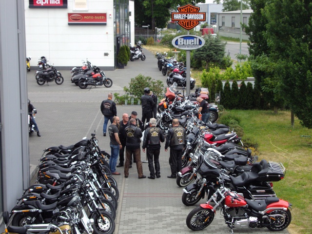 Treff mit Dresden Chapter zur Brandenburgtour  3.jpg -                                