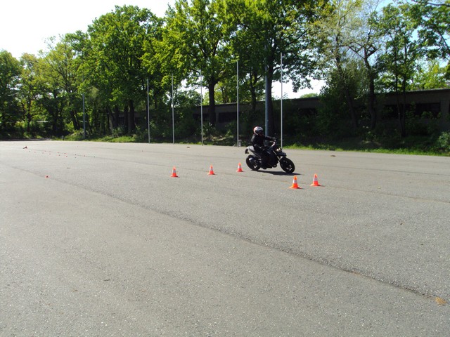 Fahrsicherheitstraining in der Julius-Leber-Kaserne in Berlin 29.04.18 21.jpg -                                